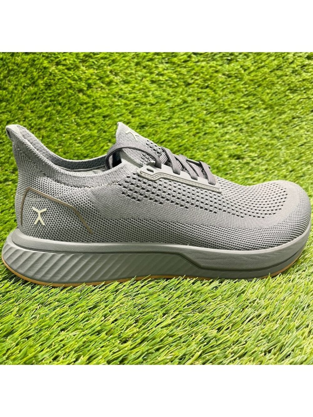 Flux Footwear Adapt Runner Gray Mens Size 8 Womens 9.5 Athletic Shoes Sneakers